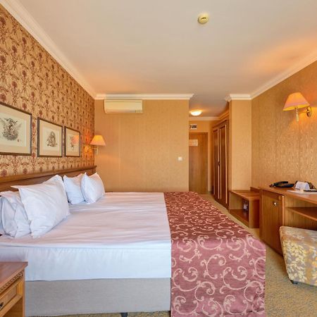 Hotel Club Central Hisarya Buitenkant foto
