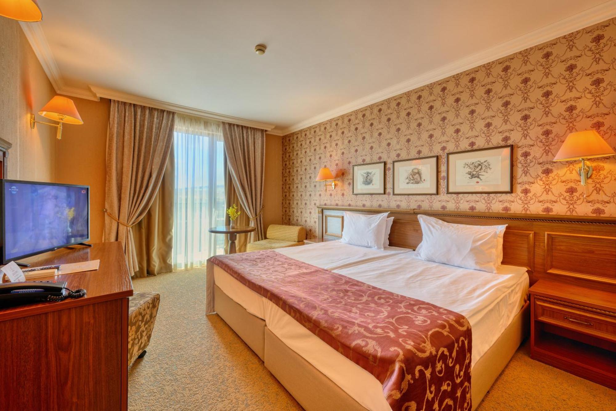 Hotel Club Central Hisarya Buitenkant foto