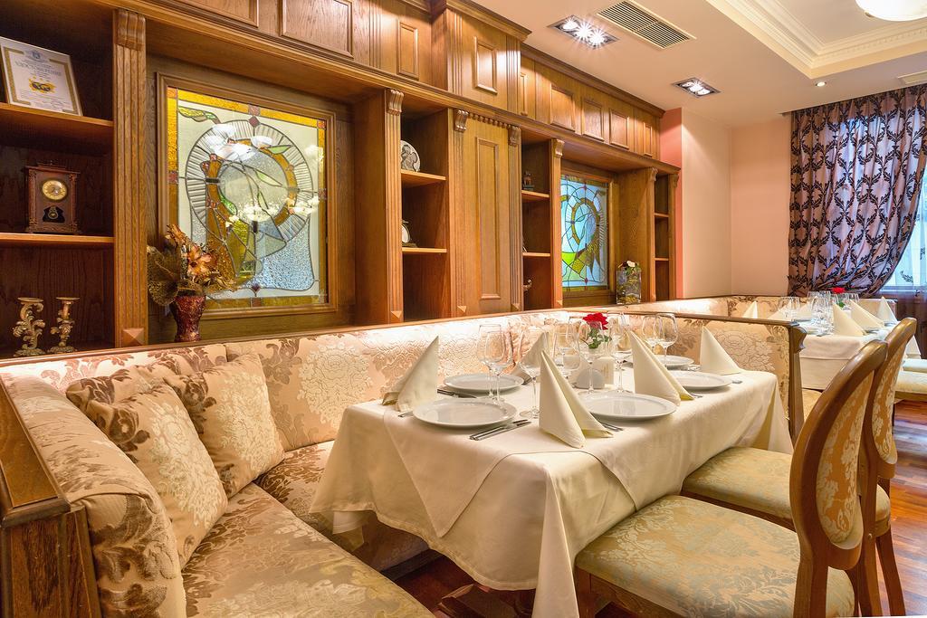 Hotel Club Central Hisarya Buitenkant foto