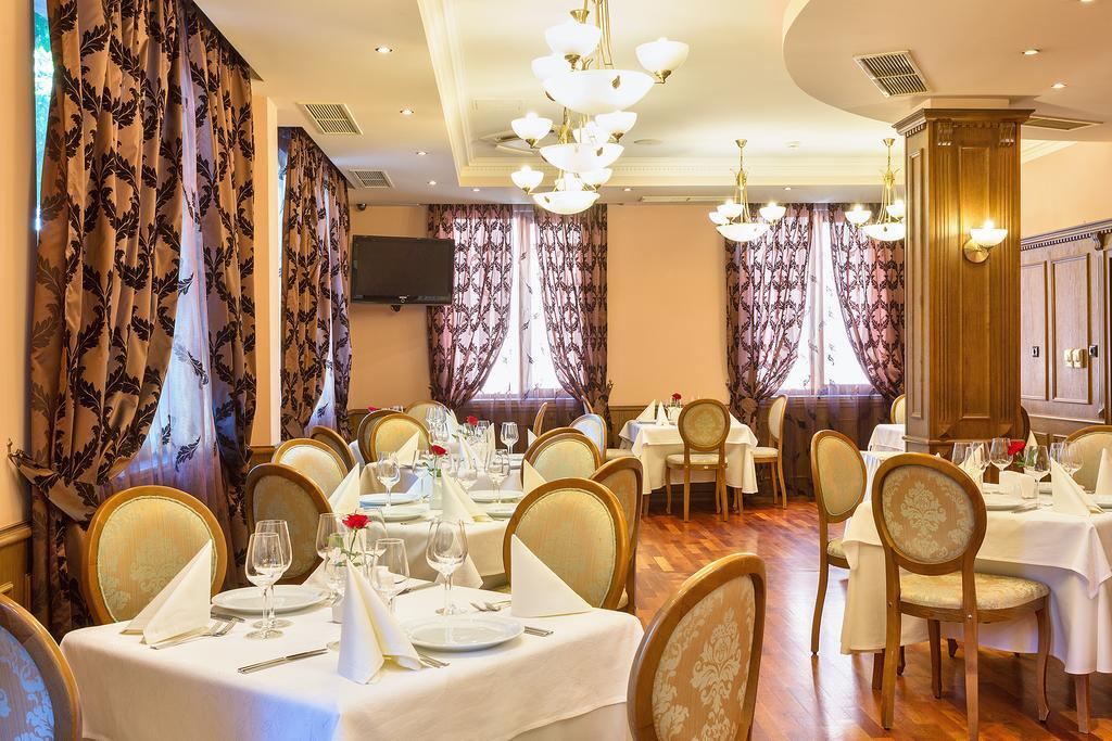 Hotel Club Central Hisarya Buitenkant foto