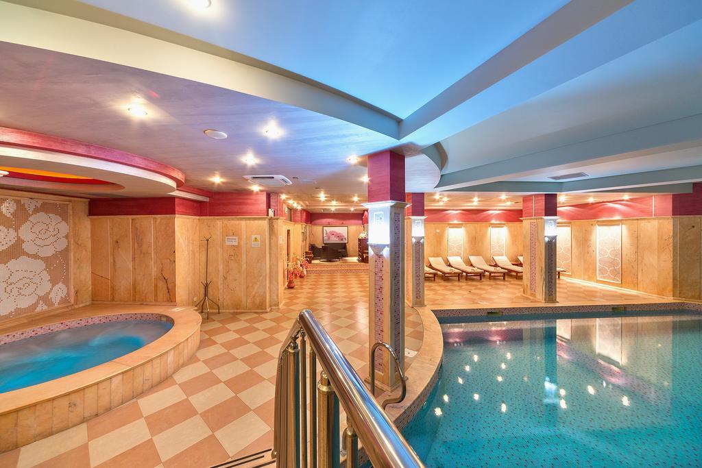 Hotel Club Central Hisarya Buitenkant foto