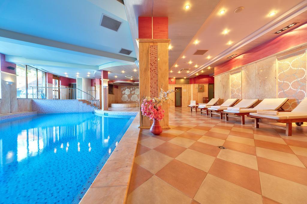 Hotel Club Central Hisarya Buitenkant foto