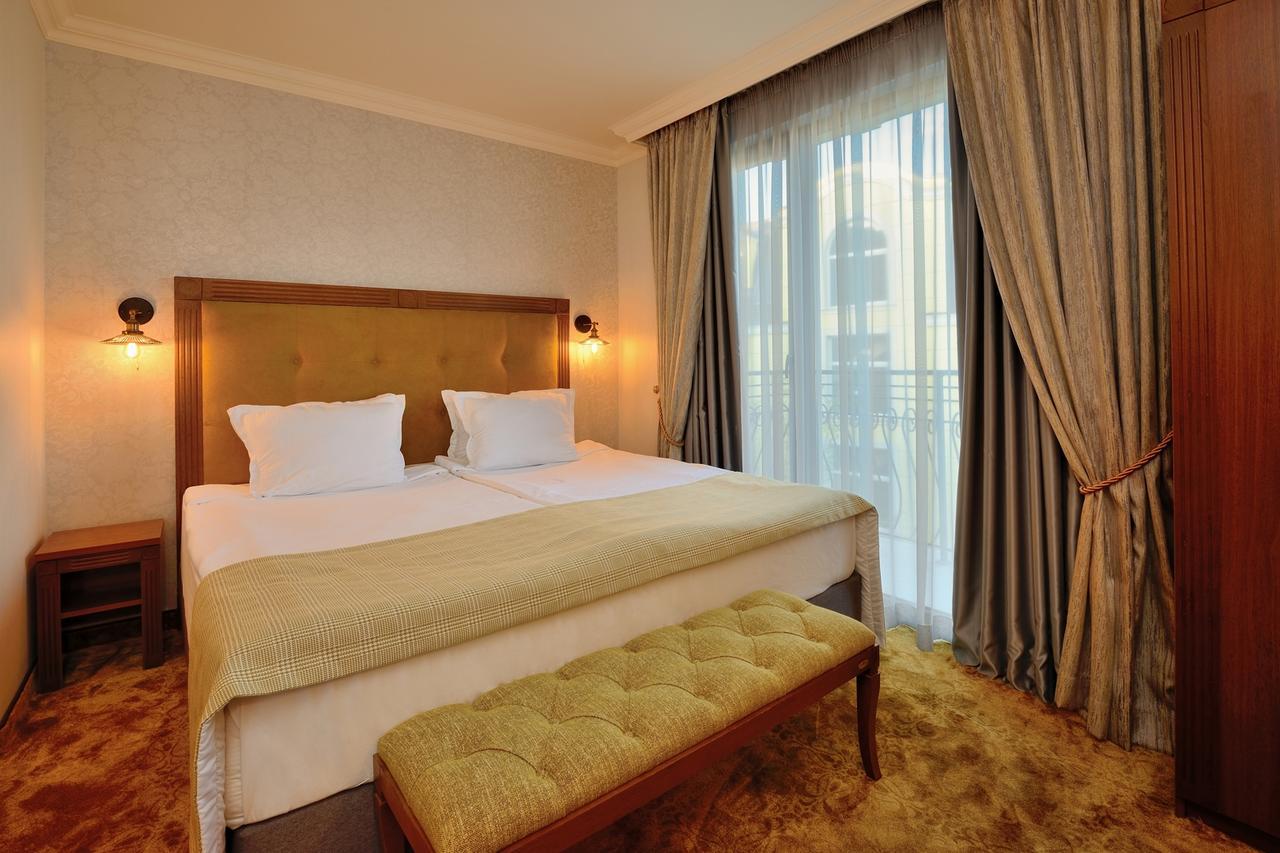 Hotel Club Central Hisarya Buitenkant foto
