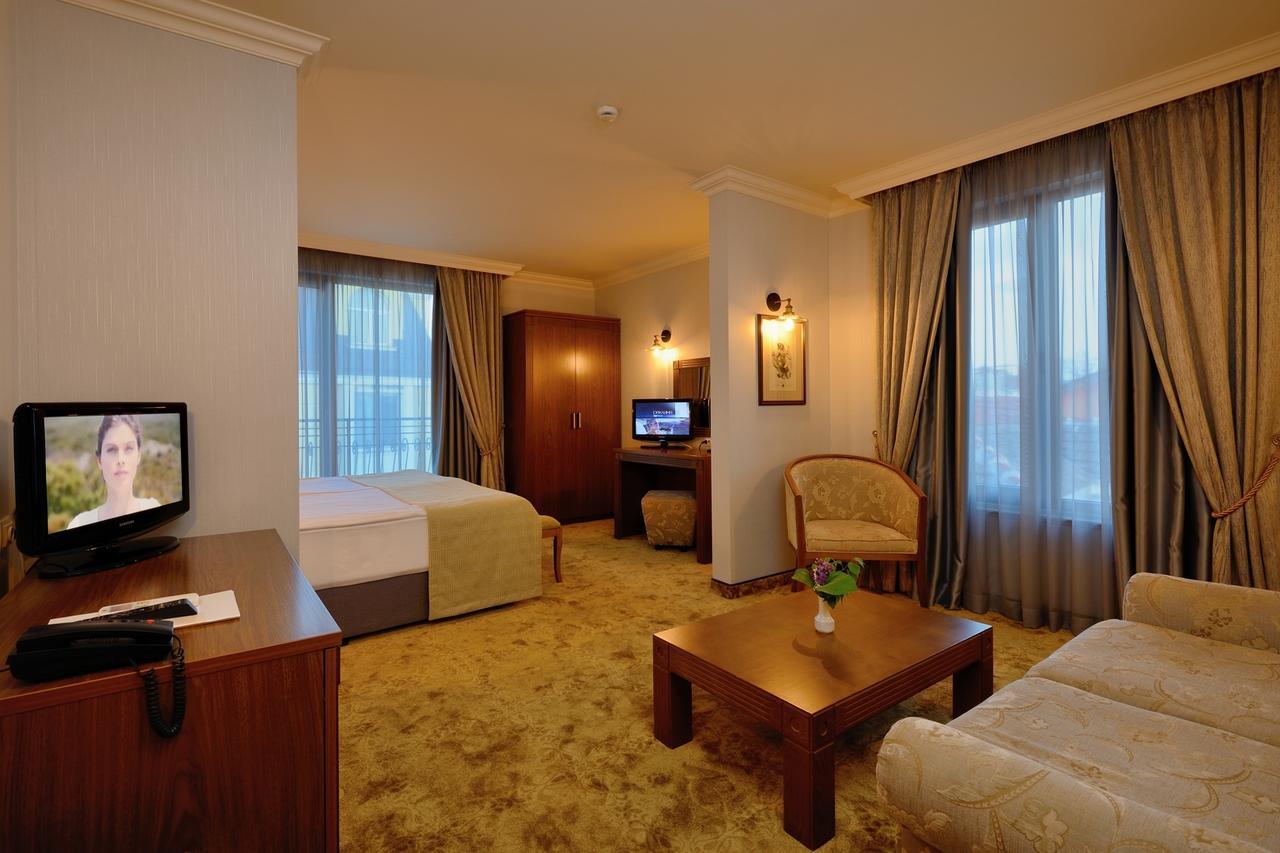 Hotel Club Central Hisarya Buitenkant foto