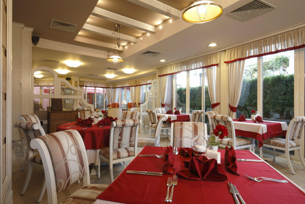 Hotel Club Central Hisarya Buitenkant foto